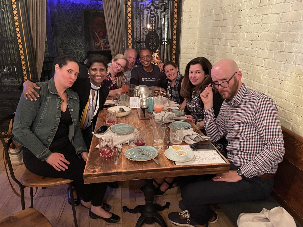 beaukellymd's tweet photo. Guess who dunnit? #friendsarefun #together #ATC2022 @johnbucuvalas @CVarnellMD @priyagoose @Kftwom @abobrowski1 @aviva_goldberg @olga_kidneydoc https://t.co/z6cioJjUTN