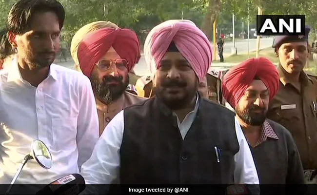 ndtv's tweet photo. Ex Minister Arrested For Corruption, A Month After Bhagwant Mann Warning https://t.co/fXKiHPlXEK https://t.co/wOuSBUQ3p1