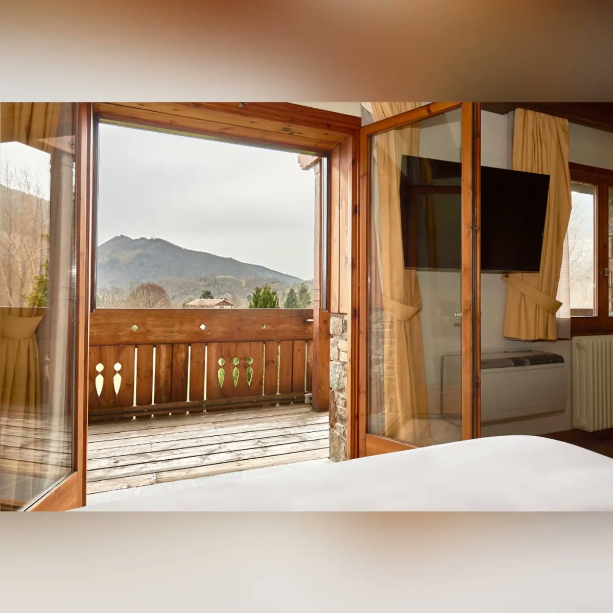 HotelGrevolSpa's tweet photo. ✨️A les nostres habitacions dormiràs com si estiguessis als núvols☁️😶‍🌫️

#hotelgrèvol #hotelspa #relax #wellness #restaurantgastronomic #viulavalldecamprodon https://t.co/CZIvTxuPm0