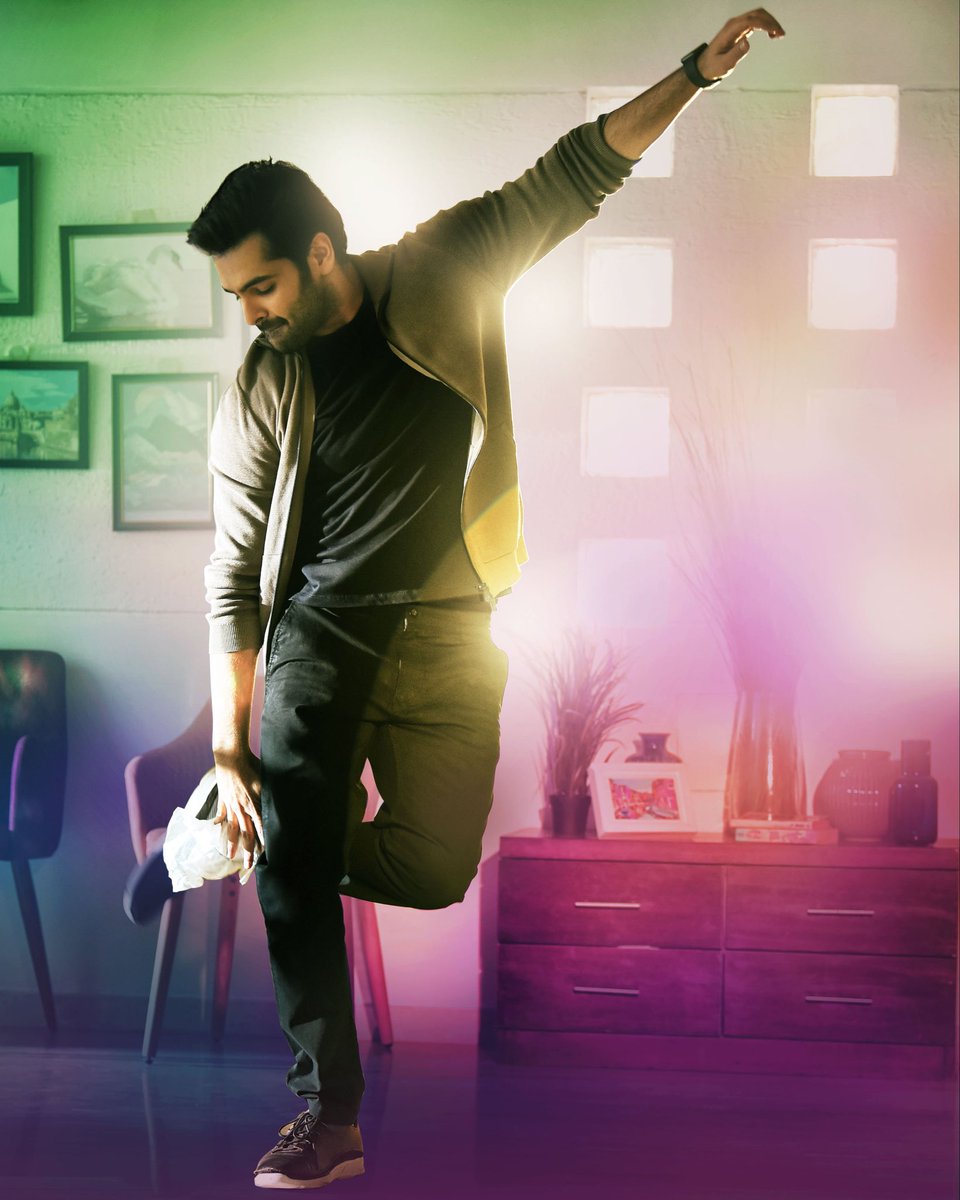 Maheshnagram151's tweet photo. #thewarriorr Mana movie ki promo song Unte super untadhi😍😘
Just I think🤔 @SS_Screens @ThisIsDSP I hope Promotions going on peaks in Tamil&amp;Telugu
Trend Amma Trendu #bulletsong #dahdadhada songsfever Every where amma😍🤩#RAmPOthineni #thewarriorronjuly14 https://t.co/bTKCSUoZmL