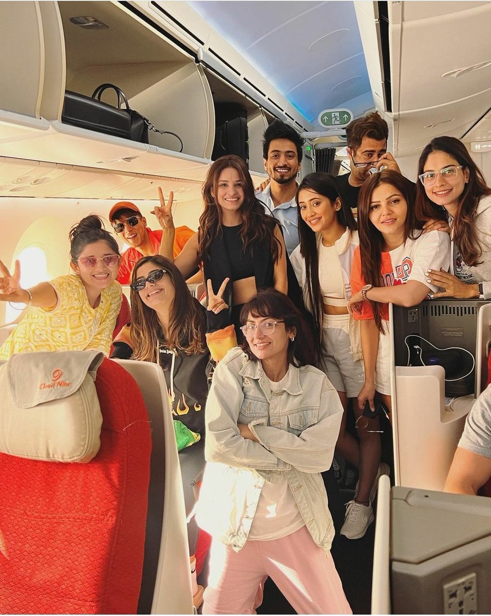 magicboyy3's tweet photo. The Gang of Kkk12
My focus our Rubina 
Via Kanika insta post
#RubinaDilaik 
#RubinaDilaikInKKK12 https://t.co/zo9DDU8UmN