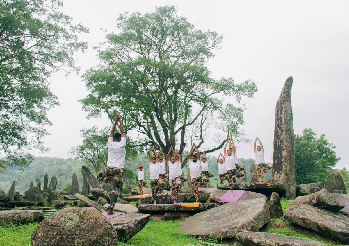 BSF_Meghalaya's tweet photo. ’YOGA IS NOT A WORK OUT, IT IS A WORK IN’ 

Troops of BSF Meghalaya performing Yoga in the lap of mother nature https://t.co/uDnrnZLaLa