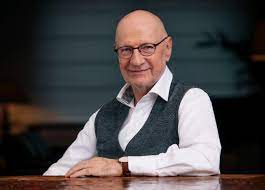 MarieMarilou_'s tweet photo. @JacquesMercier invité ce 7/06 vers 8h35 dans le 8-9 de @vivacite @RTBFpour "La France des Belges"  paru @EditionsJourdan https://t.co/jDSrufmVEA