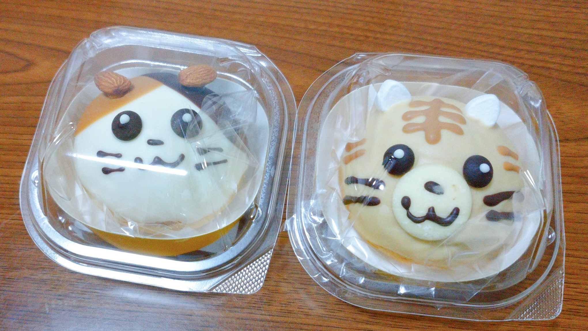 マッシュ もみじこそうめん 金沢駅で可愛いシュークリーム売ってた T Co S4vkglcxfu Twitter