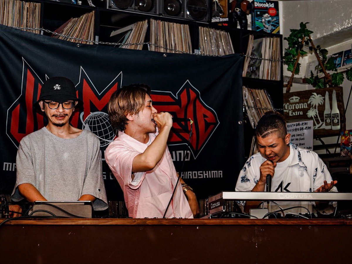 DRIBBLA0828's tweet photo. AK MOVEMENT
@shunstagram1129
@climber_watayan
@akmovement.official
WリリースLIVE
カッコよかったなぁ〜!!
熱く、優しく、微笑ましく
最高な時間でした!!
引き続き2人のアルバムチェック
ヨロシクねん◎
#JMSunday
#AKMOVEMENT
#shun
#climber
#tomio
#jammassive
#DRIBBLA https://t.co/jnhqvihFYR