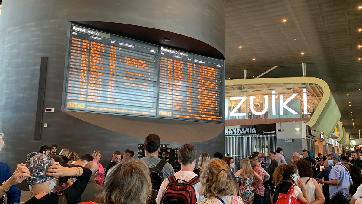 Lo #Statodiequilibrio 
#scambio di #Roma mostra quanto questo Paese viva in perenne e fragilissimo stato di equilibrio.
Basta un solo piccolo punto di rottura per fermarlo: nei trasporti, nell’economia, nella #PA, nelle politiche, nell istituzioni.
Visione, non follower please