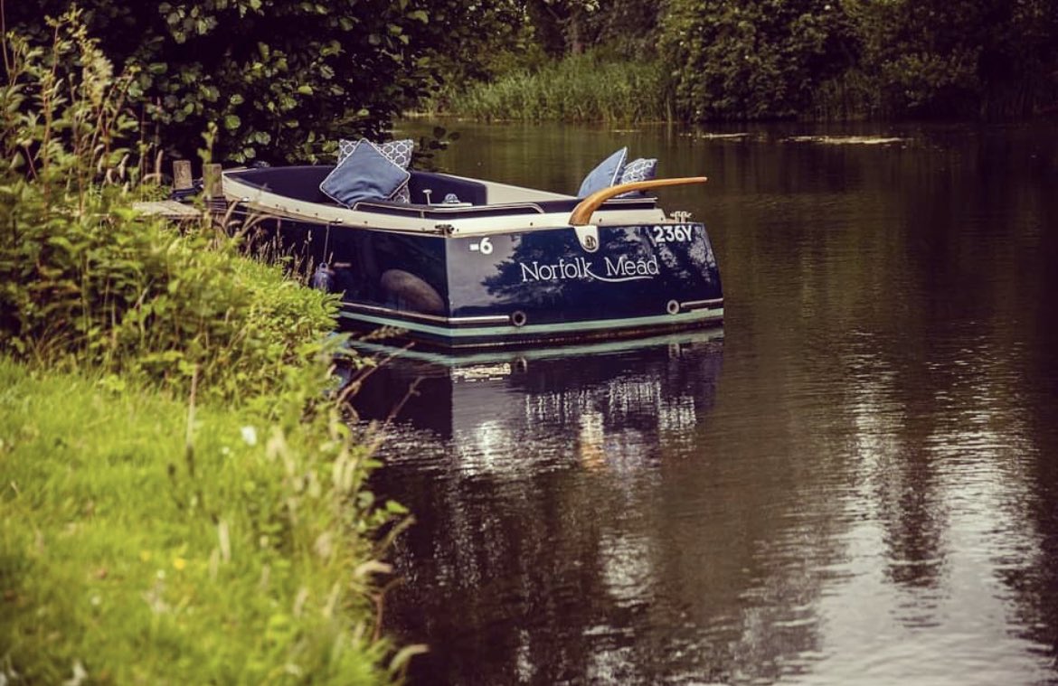 What a day for it 🌞🚤

Make today a lazy day boating on the #Norfolkbroads in our exclusive open-topped six-seater English Harbour Yacht! 

Available until September 🍃 

#Broads #Norfolk #NationalPark #Experience #Picnic
#Getaway #Relax #norfolkmead #boat #englishharbour
