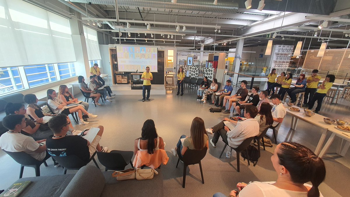 iBadiaFP's tweet photo. Estem a #Ikea per iniciar la primera promoció en @fpdualCAT al Vallès occidental. https://t.co/Cciy3im2zp