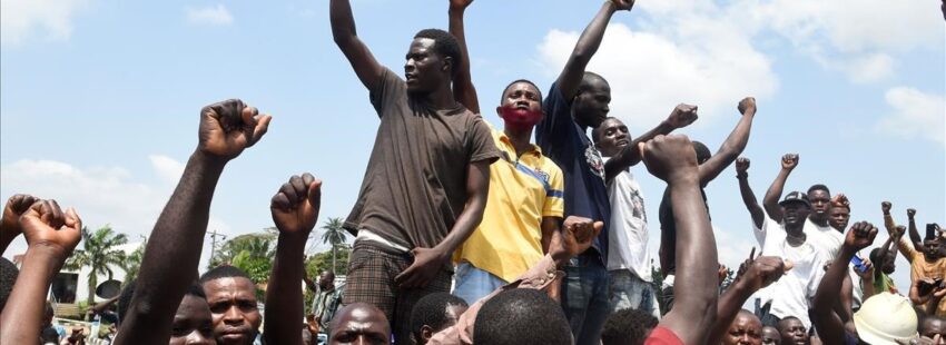 “Entraron en el templo disparando y con bombas. Mataron a ➕70 personas y dejaron muchos heridos”

🗣️Jorge Crisafulli, misionero responsable de los Salesianos en #Níger y #Nigeria.

"Nos corresponde perdonar pero además protegernos"

🗞️bit.ly/3tn0l4j
<a href="/Revista_VN/">Revista Vida Nueva</a>