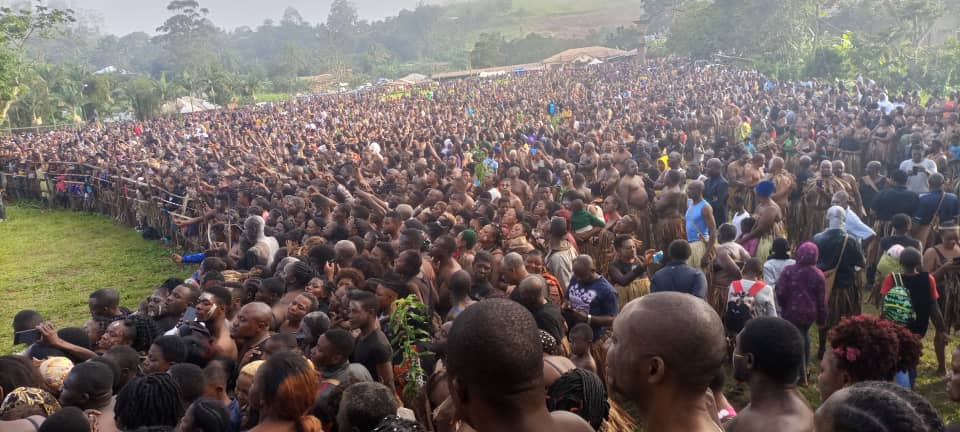 Happening now : Official mourning ceremony of a king! Fon Angwafor the third of Mankon #Bamenda , NW Region of Cameroon