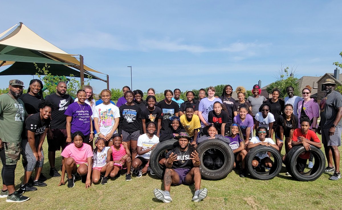 Prodigy_Sports_'s tweet photo. Prodigy Basketball 10th Annual Boot Camp! It was AMAZING and I saw everyone working their hardest! 💯% EFFORT 

Great job Prodigy! #ProdigyStrongMTP https://t.co/Y44A48C9BO