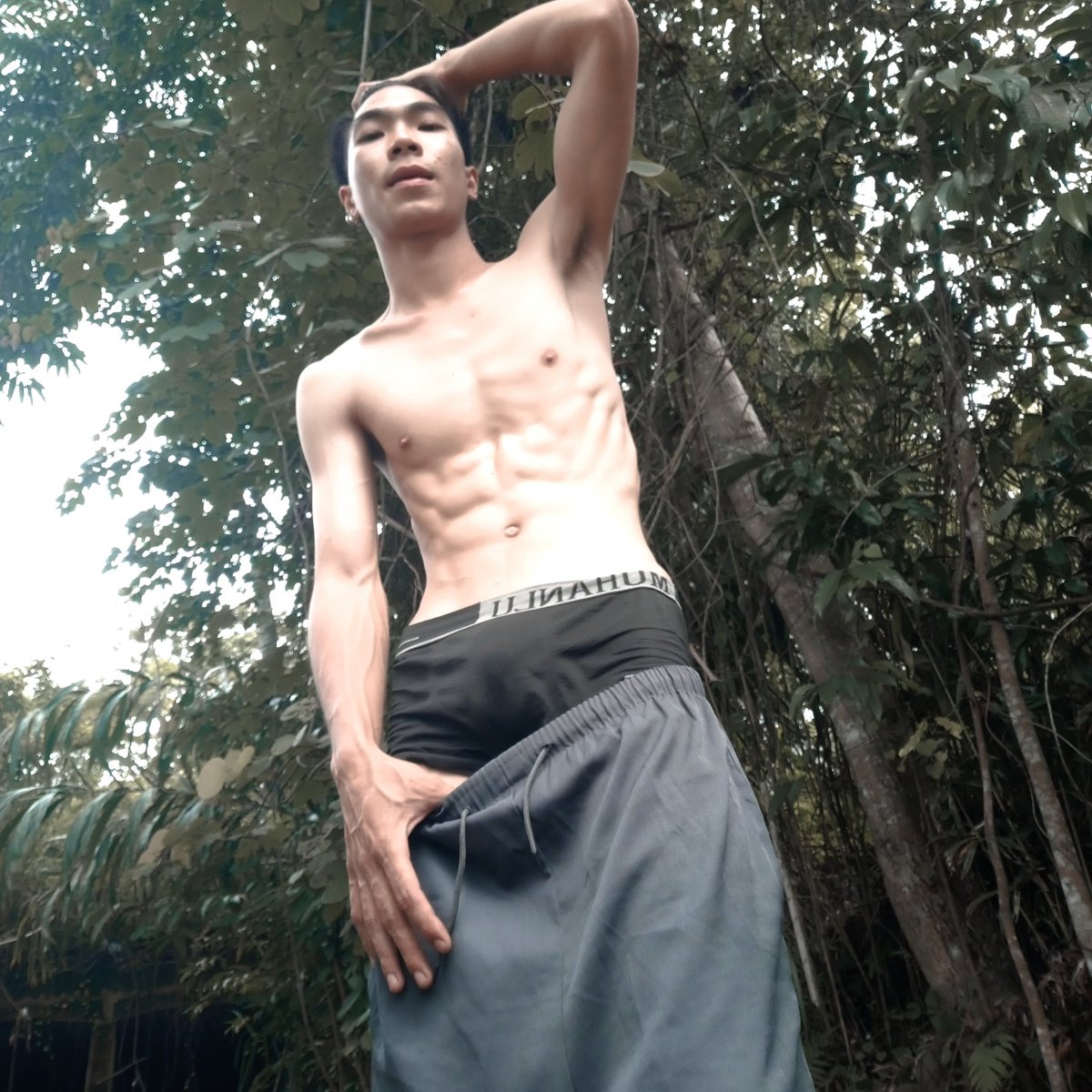 มาถอดให้หน่อยสิครับ😜😜
#จันทบุรีนัดเย็ด #จันทบุรี #ชายแท้