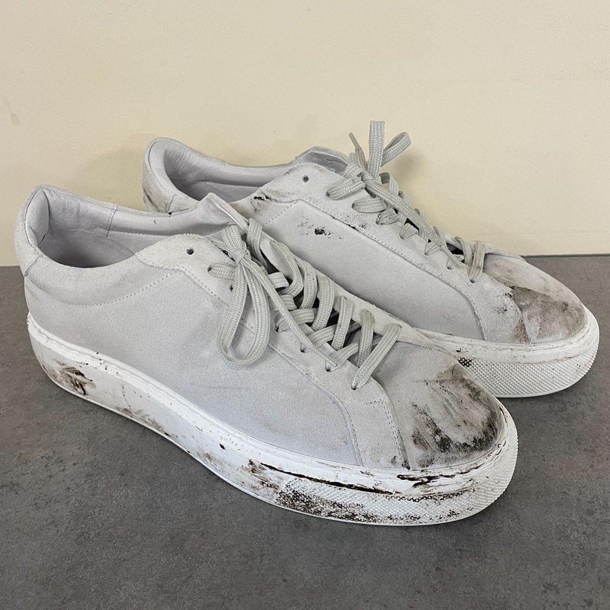 FreshKicksSL's tweet photo. Nothing worse then waking up after a night out, looking down at your trainers and thinking you’ve ruined them.

Don’t worry, we got you 👊🏻 https://t.co/m91TjavcDO