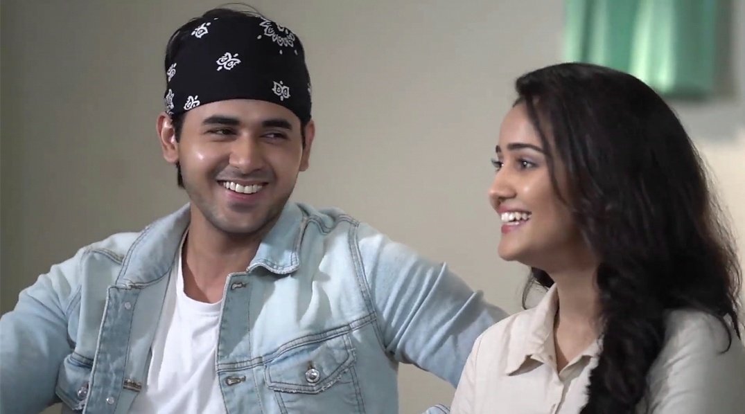 lmKash9's tweet photo. Since today marks 5 years since the start of #YehUnDinonKiBaatHai shoot major missing of these two going on! ❤️ If only we could go back in time... 

@Ashisinghh @irandeeprai #Samaina https://t.co/ZhM3UCW5S4