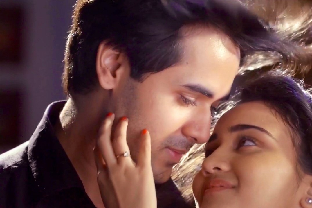 lmKash9's tweet photo. Since today marks 5 years since the start of #YehUnDinonKiBaatHai shoot major missing of these two going on! ❤️ If only we could go back in time... 

@Ashisinghh @irandeeprai #Samaina https://t.co/ZhM3UCW5S4