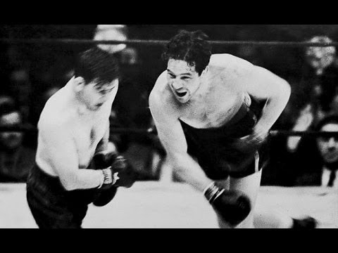 mariobianchi18's tweet photo. Il #7giugno 1905 nasceva #JamesBraddock, pugile irlandese tanto brutale sul ring quanto apprensivo nella vita: sfiorato il mondiale dei massimi cadde in depressione, ma si rialzò fino a conquistare la corona. Noto per il biopic #CinderellaMan di Ron Howard con #RussellCrowe. https://t.co/y6ATCNKWMa