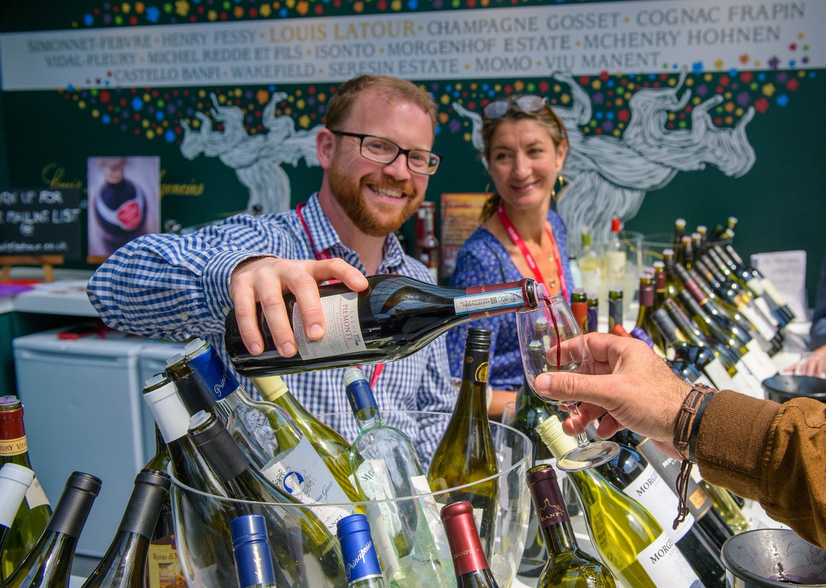 The doors to the @london_wine_fair open today at 10am! 🍷
Don't miss to visit the Greek wineries at the Greek Pavilion:

@winesofgreece
@central_greece
@VisitCMacedonia 
@winesofcrete
.
.
.
.
.

#LWF22 #winesofgreece #centralgreece #visitcentralmacedonia #winespofcrete