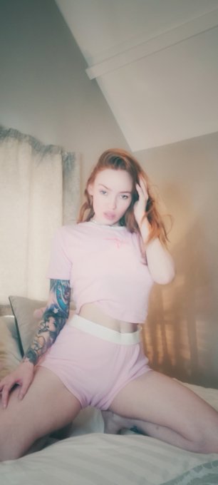 Just like a dreamy 90's Polaroid 🤤 https://t.co/82XZp8I8LC<a href="/tag/thekanemadness"class="tags"><span>#thekanemadness</span></a>