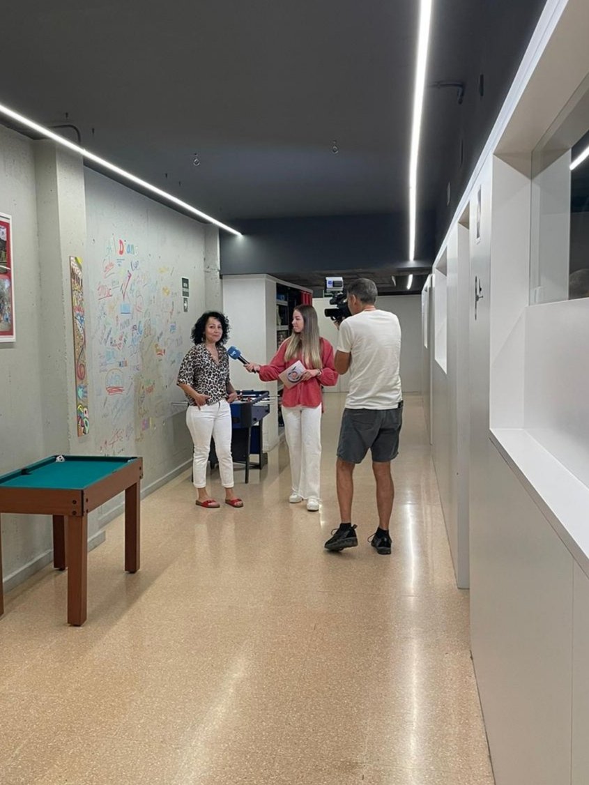 Ara! La nostra presi <a href="/sandrapardo_g/">sandra pardogonzález</a>
En directe amb <a href="/GemmaNierga/">Gemma Nierga</a>
<a href="/cafedidees_rtve/">Cafè d'idees</a> parlant de la Gala del Guanya't el cel del Pare Manel!

📲 rtve.es/play/videos/di…
 
<a href="/GemmaNierga/">Gemma Nierga</a> <a href="/RTVECatalunya/">RTVE Catalunya</a> <a href="/radio4_rne/">radio4_rne</a>