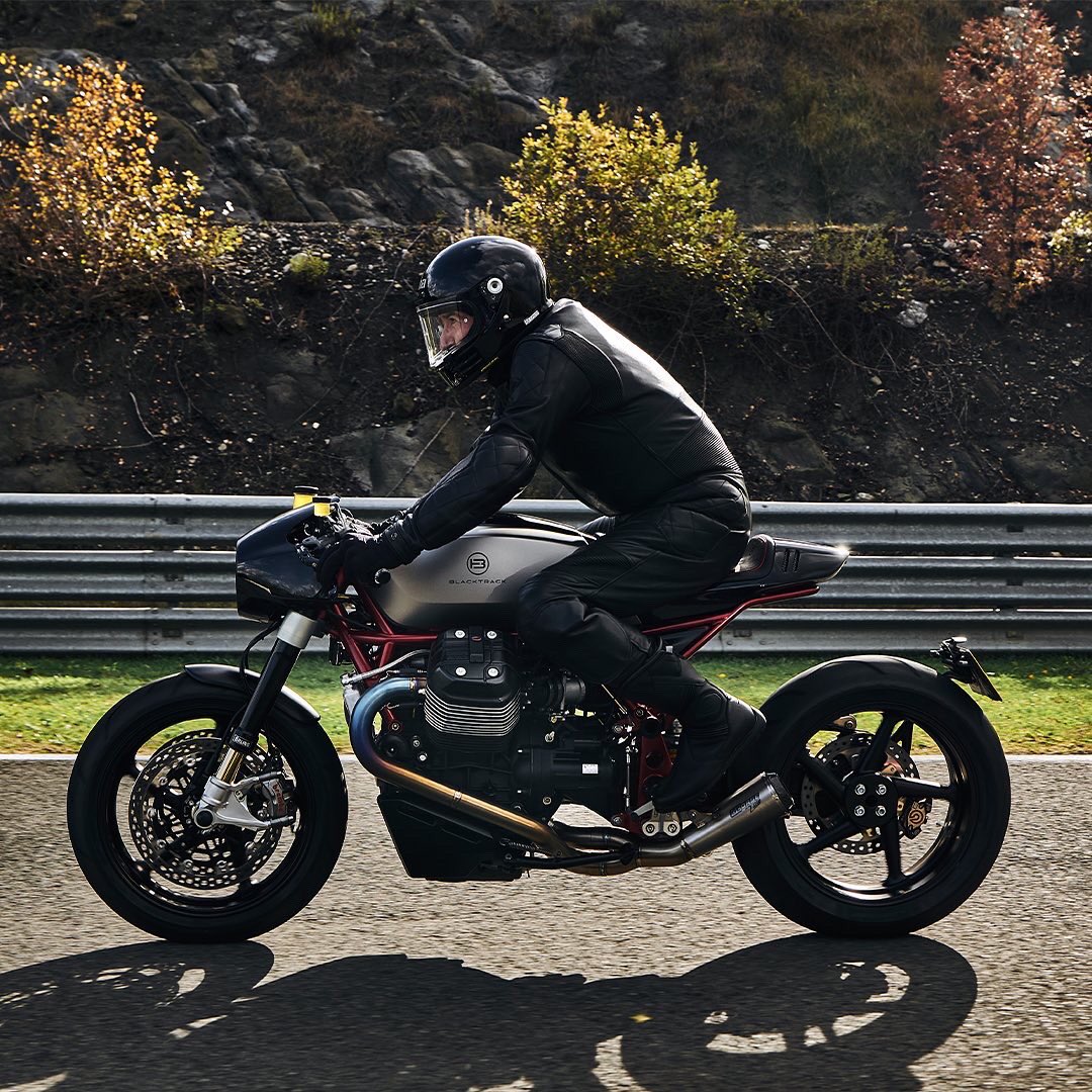 _BTmotors's tweet photo. The BT-05 only uses the Moto Guzzi engine. The rest of the bike is stripped away, and replaced with carefully selected and purpose-built components.
This results in a drastic weight reduction too, from 225 kg to 175 kg.
#bt05 #caferacer #caferacers #caferacerporn #motoguzzi https://t.co/sO2eQPy6WC