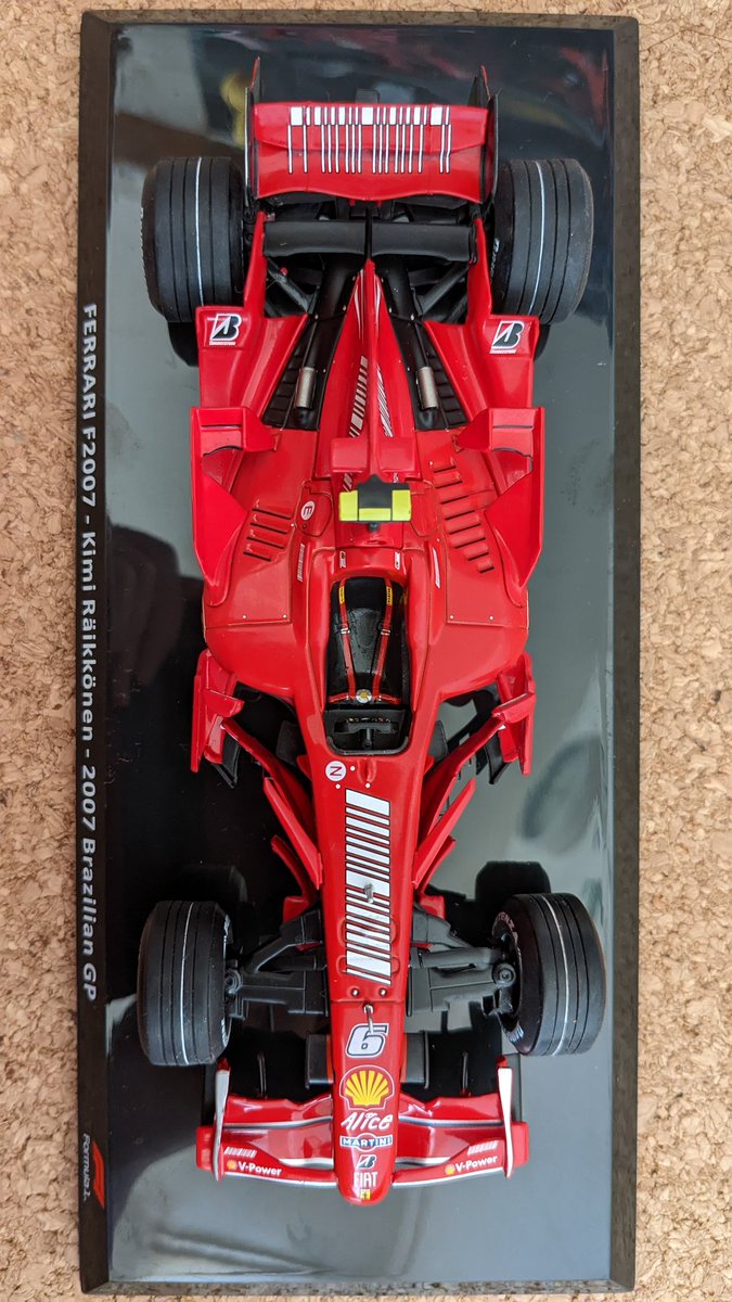 tifosi05's tweet photo. 今日のディアゴスティーニF1はフェラーリF2007だぞ‼️
ティフォシのみんなは買うべきだぞ😁
マジかっこいい👍
#F1jp #FerrariF2007 #DeAGOSTINI https://t.co/GAptqwY7Yp