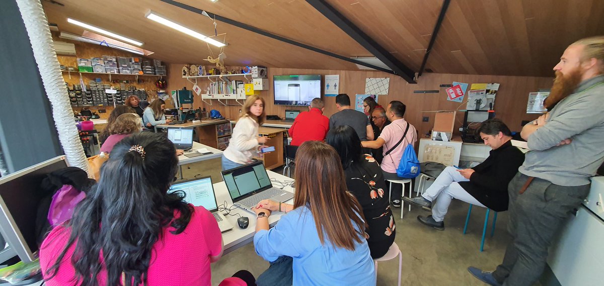 digitalchangeon's tweet photo. Seconda day
MIT App Inventor activity 
Prof. Madhumalti Sharma - online session
 @tokatmem
@muratagar60
@ulusalajans
@eyurudur
@ilhanyayar https://t.co/htVUmtcbHa