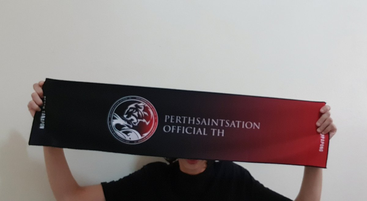 BumLoveHae's tweet photo. ผ้าเชียร์เดินทางมาถึงใจแล้ว สวยมากๆ++ ใจพร้อมมานานแล้วว ใจพร้อมทุกวัน แต่งานคู่....555 🖤❤

#TRIGONCheeringTowelII
#PerthSaintSation #TRIGON https://t.co/FiGusqQB7l