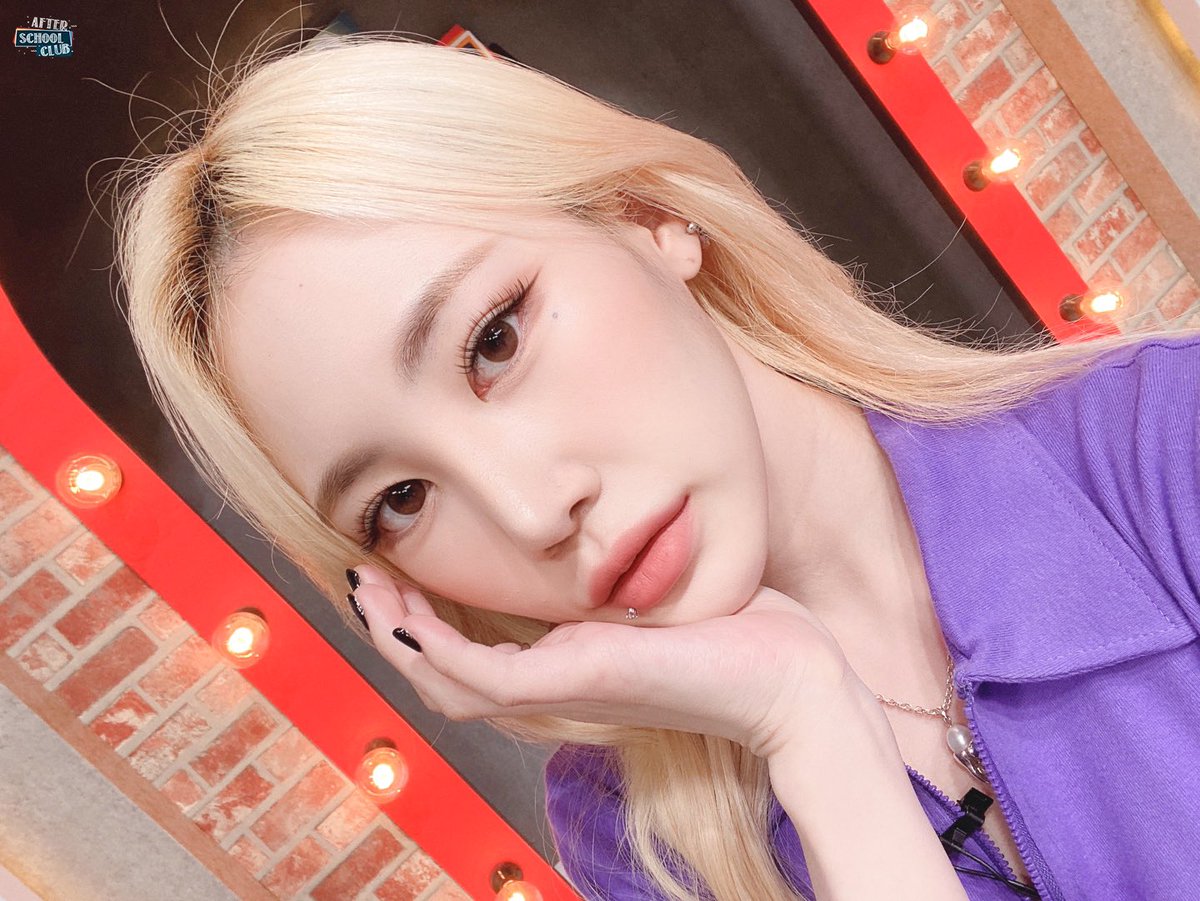 arirang_ASC's tweet photo. [MC]
⠀
포도 한 송이 두 송이 세 송이🍇
오늘도 함께해서 행복했던 MC즈💜
다음 주에도 말랑말랑한 모습으로 만나요🫶🏻
⠀
@jiminpark07 @CRAVITYstarship @TO1_offcl https://t.co/MfGl7S5rtS