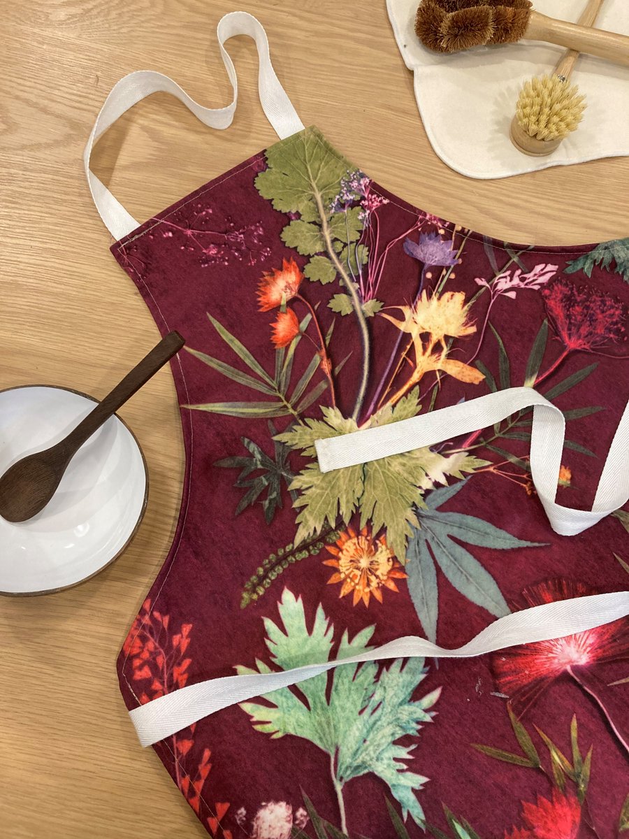 gillian_arnold's tweet photo. Lets cook! 👩‍🍳

Time to get messy, but in style.
What's your favourite thing to cook? 🍞🍪🍰

#lovedarlo #houseandgarden #houseandgardenmagazine #interiorsmagazine  #granddesigns #goodhomes #goodhomesmagazine #cooking #apron #food #bbq #baker #cook #food https://t.co/lmJga0LT2Y