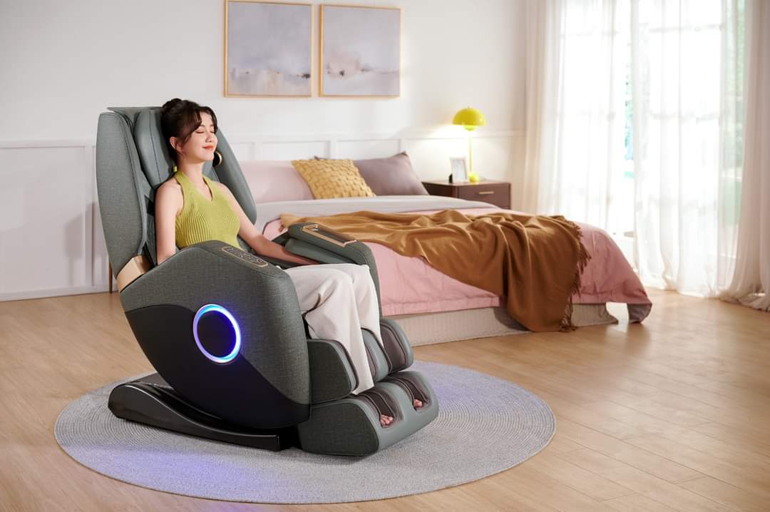 Leading the fashion trend.Full of technology.
Small size,but "all the internal organs".

#massagechair #OEM #안마의자 #미니안마의자 # 롤링 #ZERO #led #Rollers #Ghế massage # #fashion # #technology #kursi pijat #เก้าอี้นวด #အနှိပ်ကုလားထိုင် #मसाज चेयर