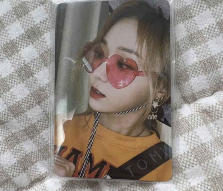 riringring's tweet photo. 에스파 윈터 에폭시 눈물 윈터 양도

aespa wtt wts wtb sell buy winter karina ningning giselle 윈터 카리나 지젤 닝닝 슴스 댈구 홀카 에스파 

눈물윈터:2.0 
에폭시윈터:1.8
일괄구매시 반택포 가격에 드려요 문의주세요 하자없고 모든인증 가능해요 https://t.co/Q8AIgUheiT