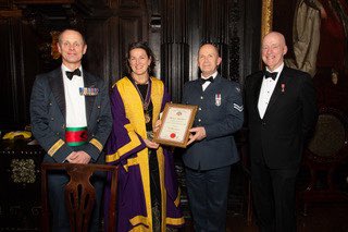 606Sqn's tweet photo. Congratulations to all those recognised in The Queens Birthday Honours List. Our own Cpl Mark Jenkinson was recently the recipient of the The Worshipful Company of @Lightmongers Award for Excellence for his work supporting the @Scotambservice during theCOViD Crisis #NoOrdinaryJob https://t.co/Snobj0Eoim