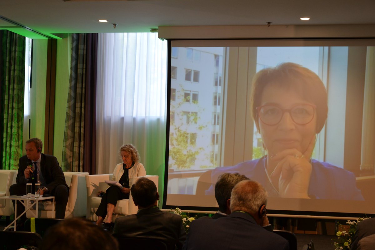 SugarBeetEurope's tweet image. .@SugarBeetEurope was honored to exchange with MEP @UliMuellerMdEP at our #CIBECongress on #EUFarmtoFork &amp;amp; #EUBiodiversity strategies &amp;amp; targets; in such a context, we welcome her
✅pragmatism 
✅support to innovation
✅support to #sustainability &amp;amp; #Foodsecurity 
@SanderFranck