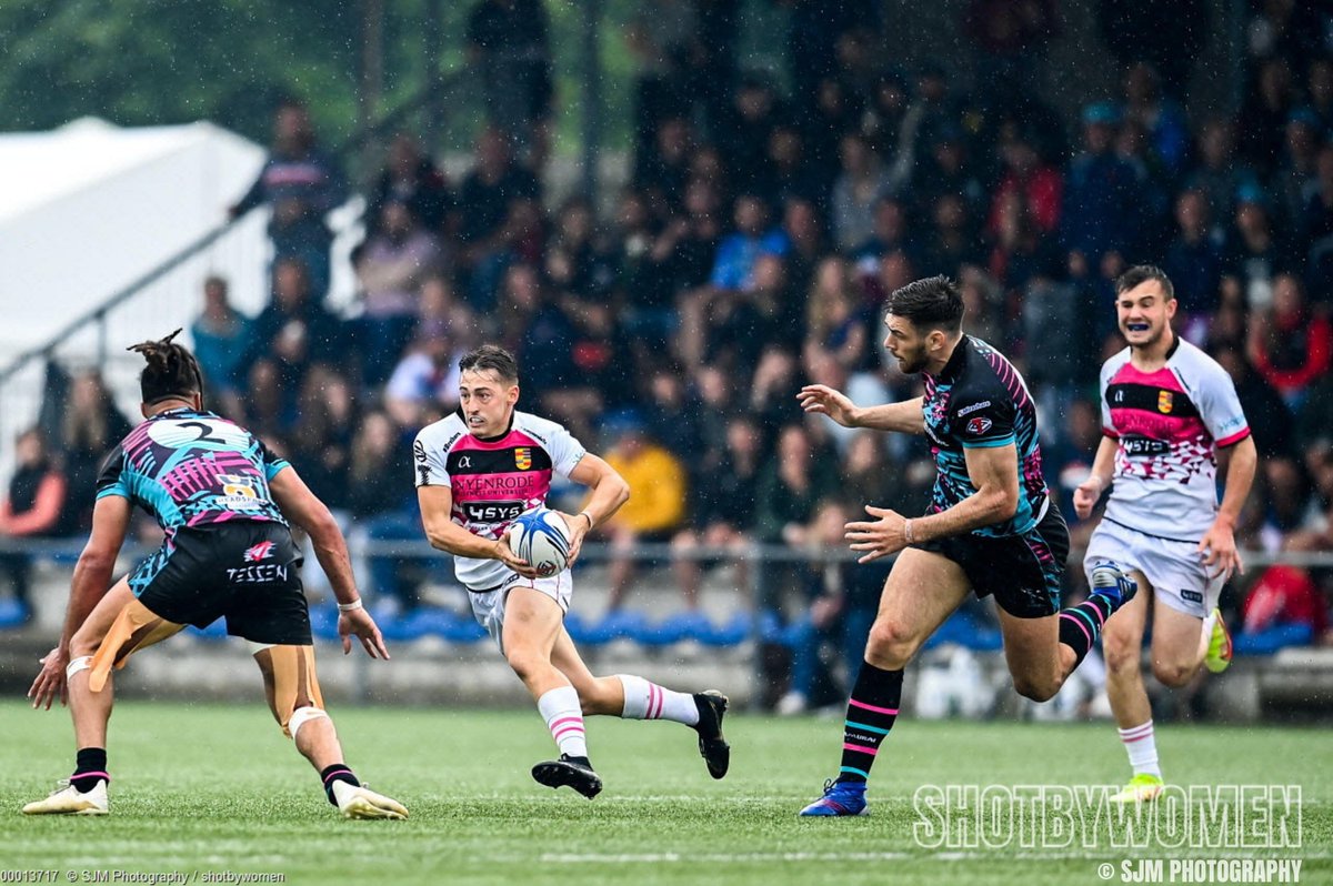 shotbywomen's tweet photo. On the 4th and 5th of June, Sportpark de Eendracht in the Netherlands held the #AmsterdamRugby7s , where Nyenrode 7s (INT) won against Samurai International RFC (INT) to take M7 Silver Pier Final.
© SJM Photography @SevensAmsterdam / shotbywomen
#Rudby #sportsphotography https://t.co/mrCRLbU5na