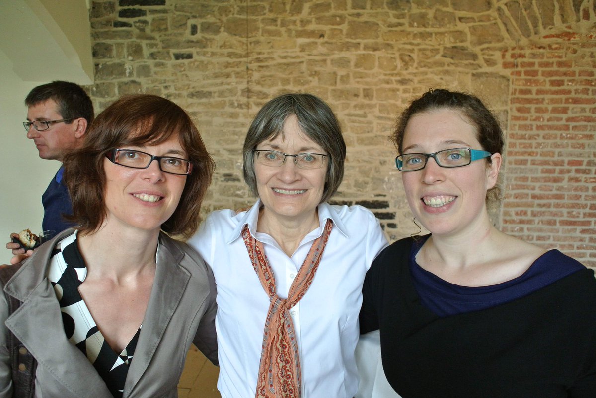 Line Caes tweet media