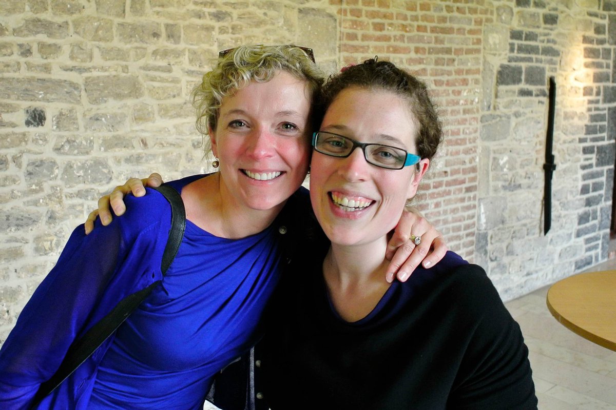 Line Caes tweet media