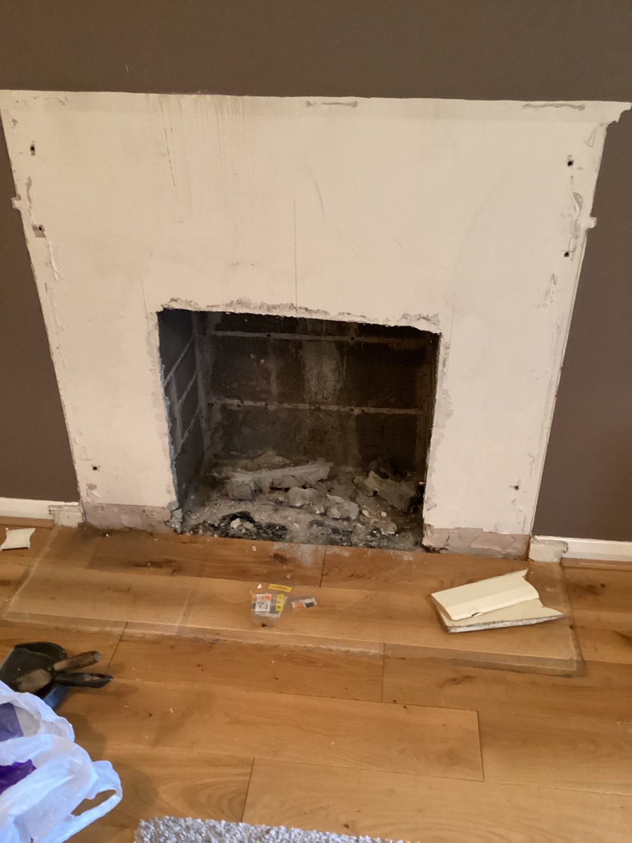 flakefleet6's tweet photo. One day to go! Hole in the wall! Wish I was in Bowness. https://t.co/ltAQ8UOXfv