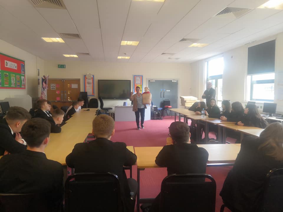 Over the past 11 weeks’ students in year 8, 9 and 10 have been busy completing first aid training as part of their citizenship studies.  The college would like to thank Geraldine Fitzpatrick, British Red Cross for her excellent delivery of the training.  
#ChooseIntegrated