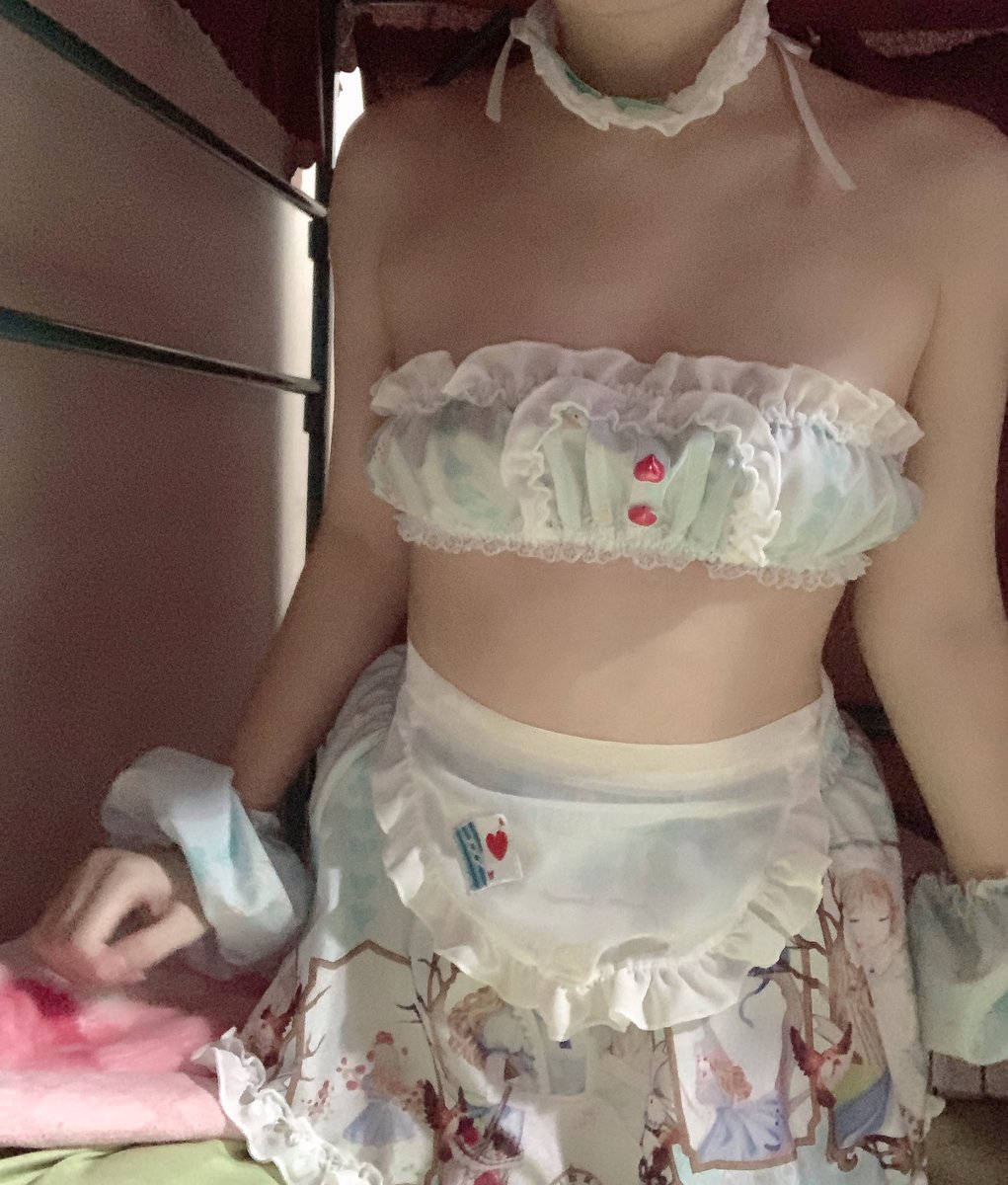 shaonvmengjin's tweet photo. 近期确实太穷了，回来营个业吧。解锁一些新福利 https://t.co/PsCFUfFJWq