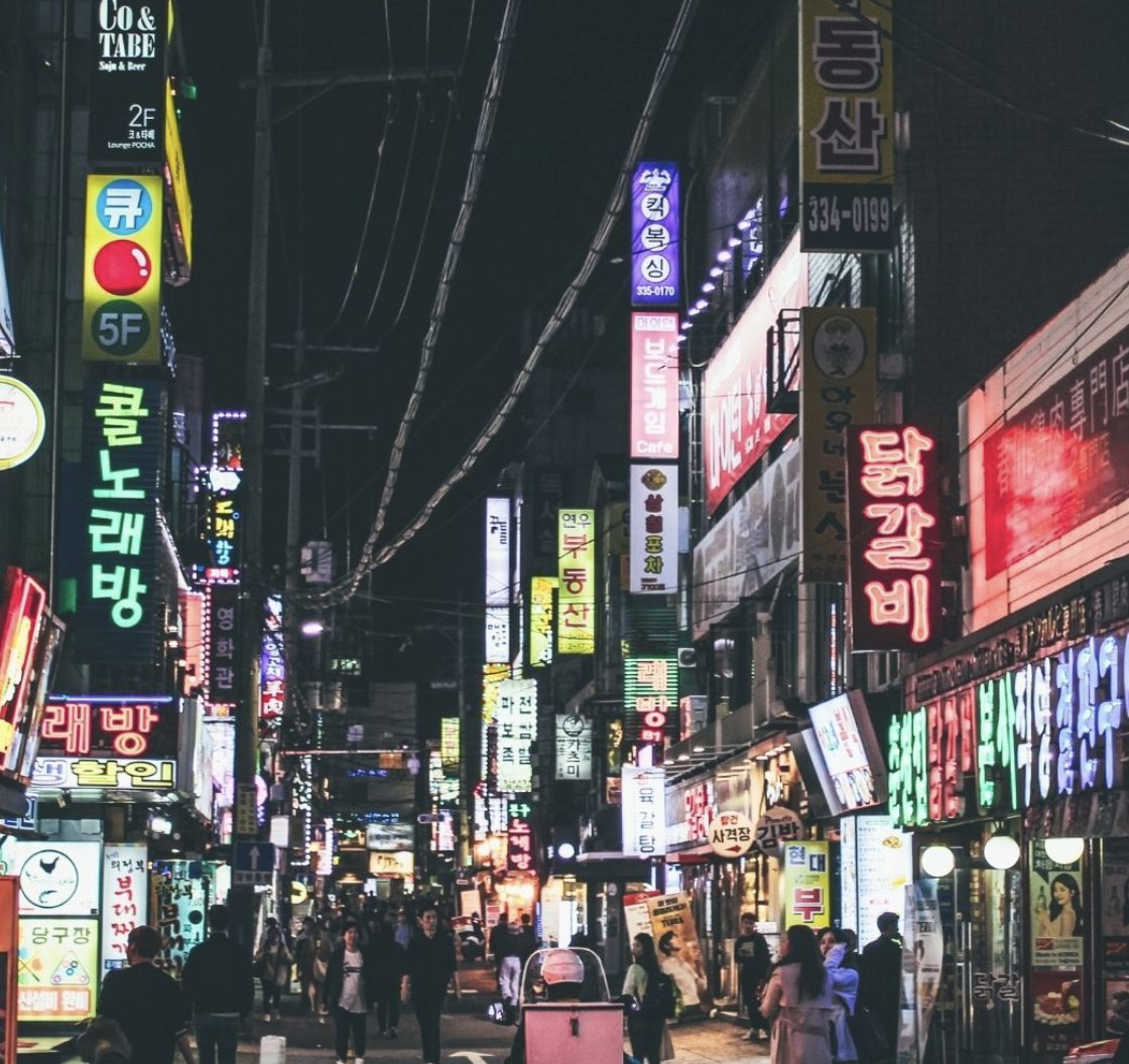 The_Social_Wire's tweet photo. VIRTUAL TRAVELING > ARE YOU READY TO FLY IN THE METAVERSE? 🚀💫 https://t.co/kKweXLR6Qa https://t.co/OZIgjU17tI