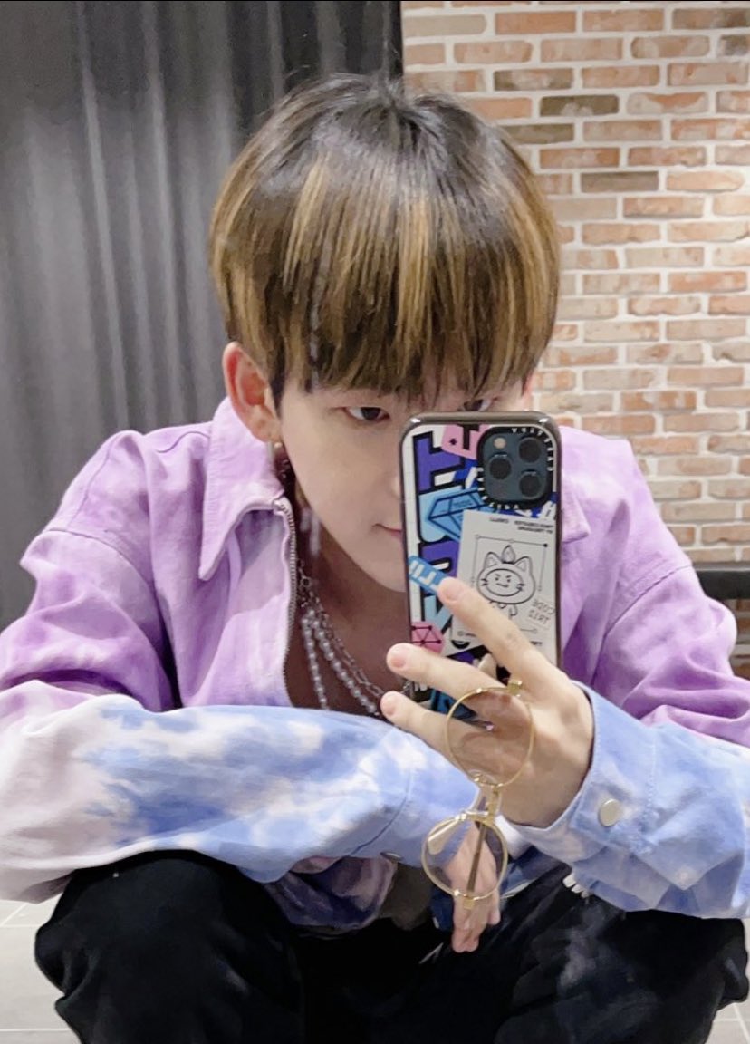 반질반질 앞머리하면 진짜 3살같음