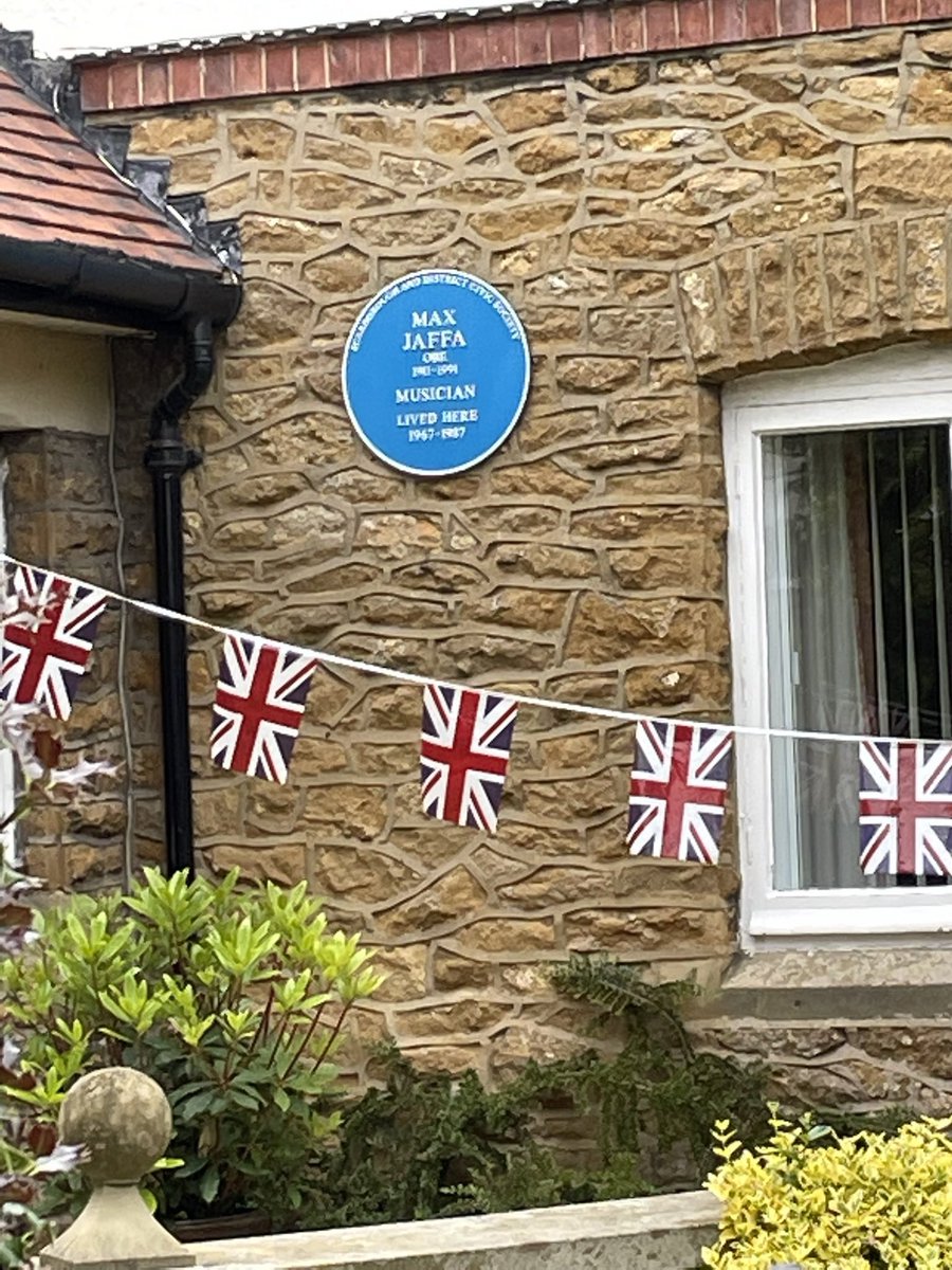 bigbaddoctor's tweet photo. Last nights blue plaque spot was a lesson for me
Famous Scarborough son
Hashtag for Max 🙌
And a lovely pub for tea btw ⭐️⭐️⭐️⭐️⭐️
#maxjaffa https://t.co/Zw3ONSNWKL