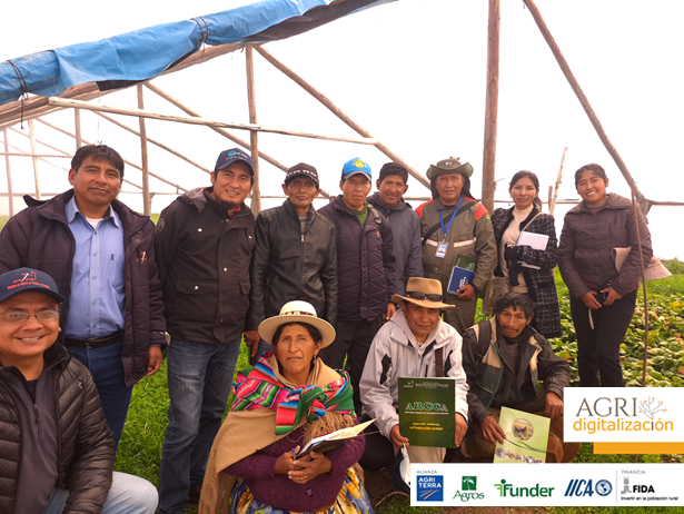 AgriterraLAC's tweet photo. Intercambio Bolivia-Perú: @coopecanperu comparte #AsistenciaTécnica en producción de forrajes cultivados en altitud con riego tecnificado y bajo invernadero para ganado camélido con #AsociacionesdeProductores/a de #Bolivia #ARCCA y #AGCT y Alcaldes de San Pablo de Lípez y Turco. https://t.co/WsRmnXtcmg