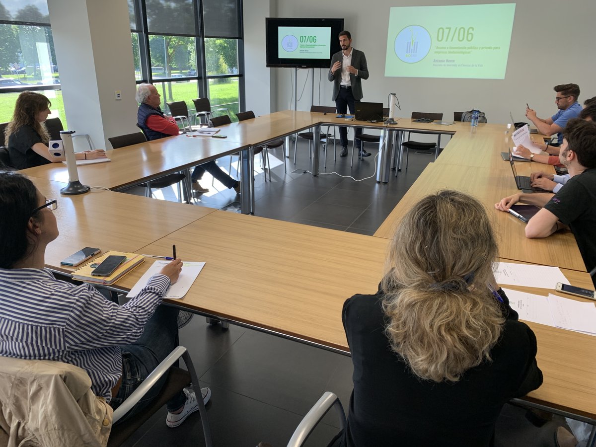 Esta mañana en #CEEIAsturias, nueva sesión 🗣 #BIOCEEI 🌱👩‍🔬: “Acceso a financiación pública y privada para empresas biotecnológicas” con Antonio Herce <a href="/A_Herce/">Antonio Herce</a>, Asociado de @Inveready en Ciencias de la Vida.

ℹ👉 ceei.es/bioceei/

<a href="/SCTAsturias/">Consejería de Ciencia, Industria y Empleo</a> - @CEEIAsturias