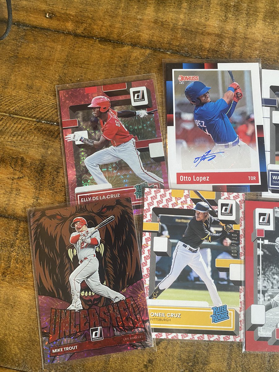 Cardstoria's tweet image. Not a bad Donruss Mega Box. I like the insets @CardPurchaser