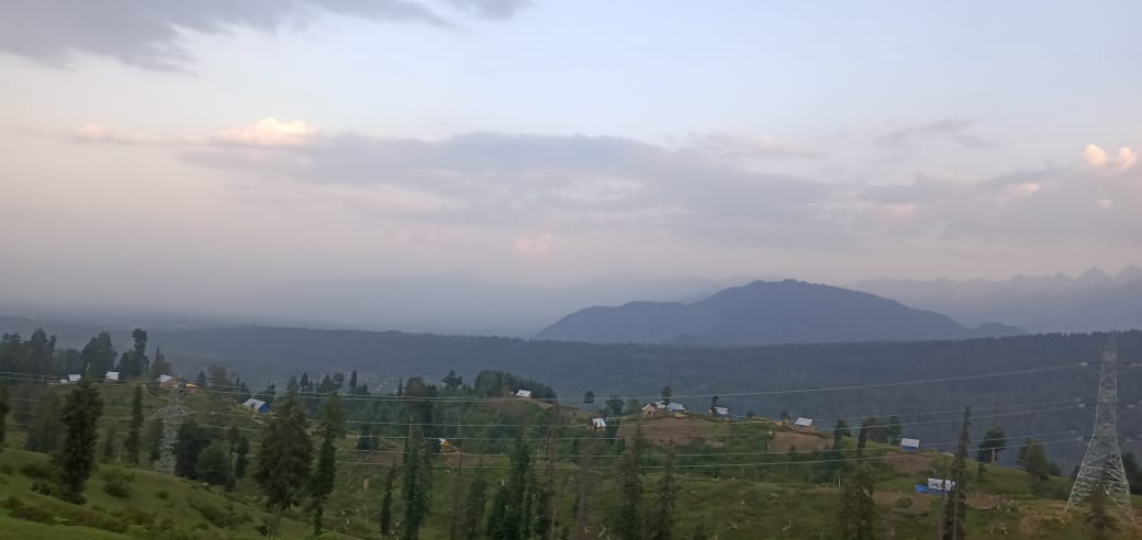 Choudharyabaziz's tweet photo. Top view of my native village Devpora.
Sarbal Nillownalli.
My village my pride.
#Devpora.
The place of birth.
@Saima___wani @funny_kashmir @safia_riyaz @IrshadAslam18 ,@dmshopian @ChoudaryShaista ,@Manzoorchoudary @Fireflyburnss @ZAKIRIBNALI @Shakil_kas @jktourism_corpn @JKNC_ https://t.co/GqwT1C3z1H