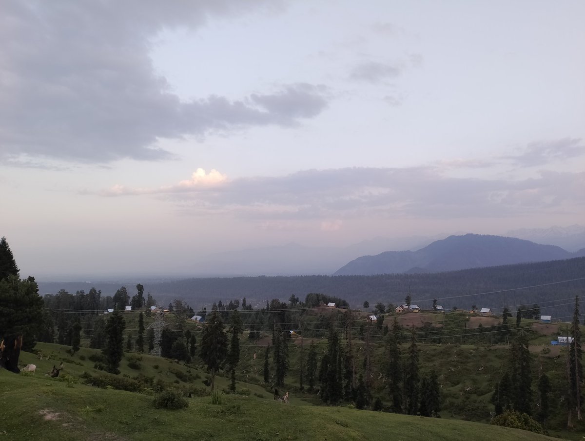 Choudharyabaziz's tweet photo. Top view of my native village Devpora.
Sarbal Nillownalli.
My village my pride.
#Devpora.
The place of birth.
@Saima___wani @funny_kashmir @safia_riyaz @IrshadAslam18 ,@dmshopian @ChoudaryShaista ,@Manzoorchoudary @Fireflyburnss @ZAKIRIBNALI @Shakil_kas @jktourism_corpn @JKNC_ https://t.co/GqwT1C3z1H