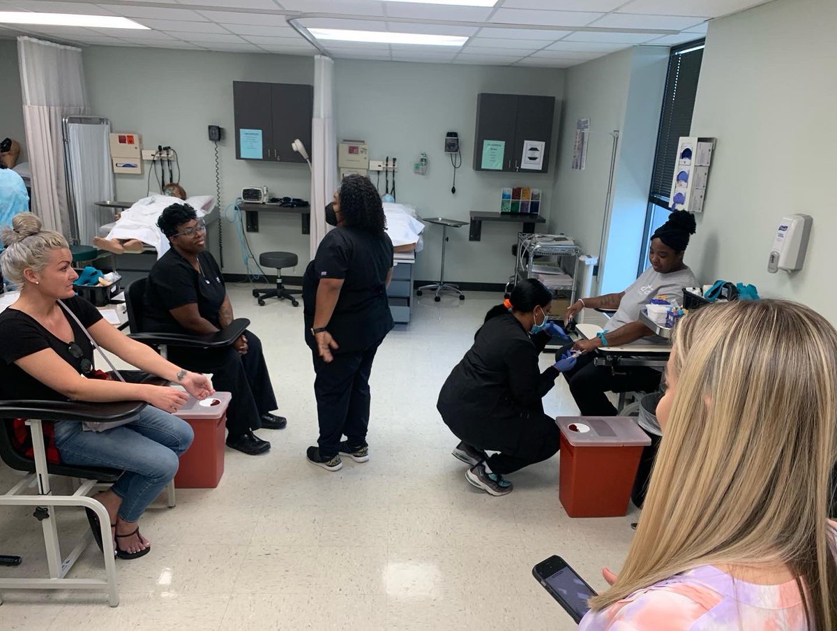 HealthcareKy's tweet photo. Open lab for our phlebotomy students #healthcare #education https://t.co/NAetrvxsGz