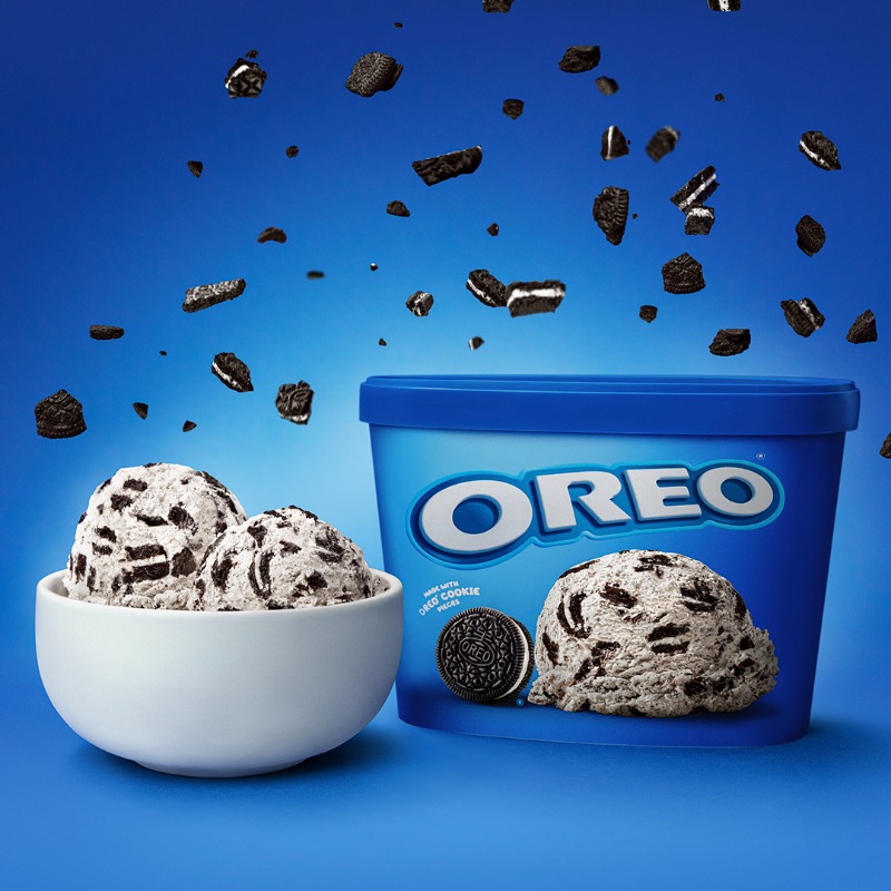 Oreo's tweet photo. AMERICA’S FAVORITE COOKIE is now delicious frozen treats! Find them all in the freezer aisle today.
#OREOFrozenTreats