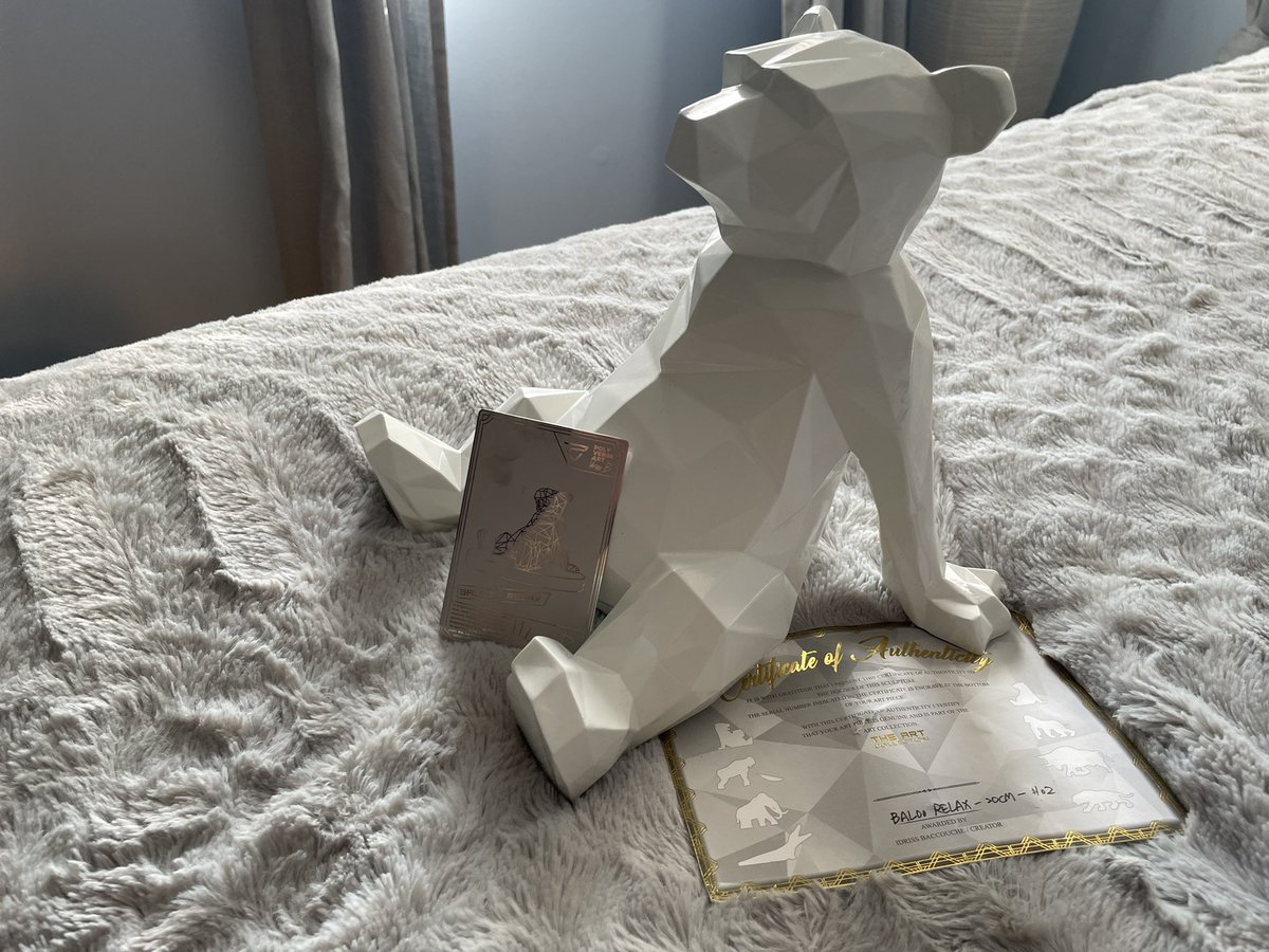Thank you so much Idriss ..<a href="/idrissbcom/">Idriss b</a> and <a href="/Polyverseart/">Polyverse Art NFT</a> for the real life sculpture of my Polyverse NFT!!